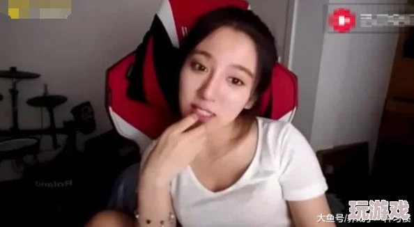 震惊！极品馒头一线天av竟然引发网友热议，背后的故事让人意想不到！